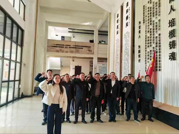 扬清正廉洁之风，办人民满意教育