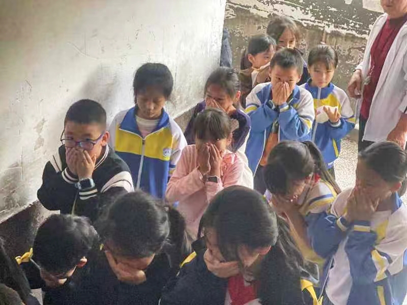 校园消防大演练  共筑安全防火墙