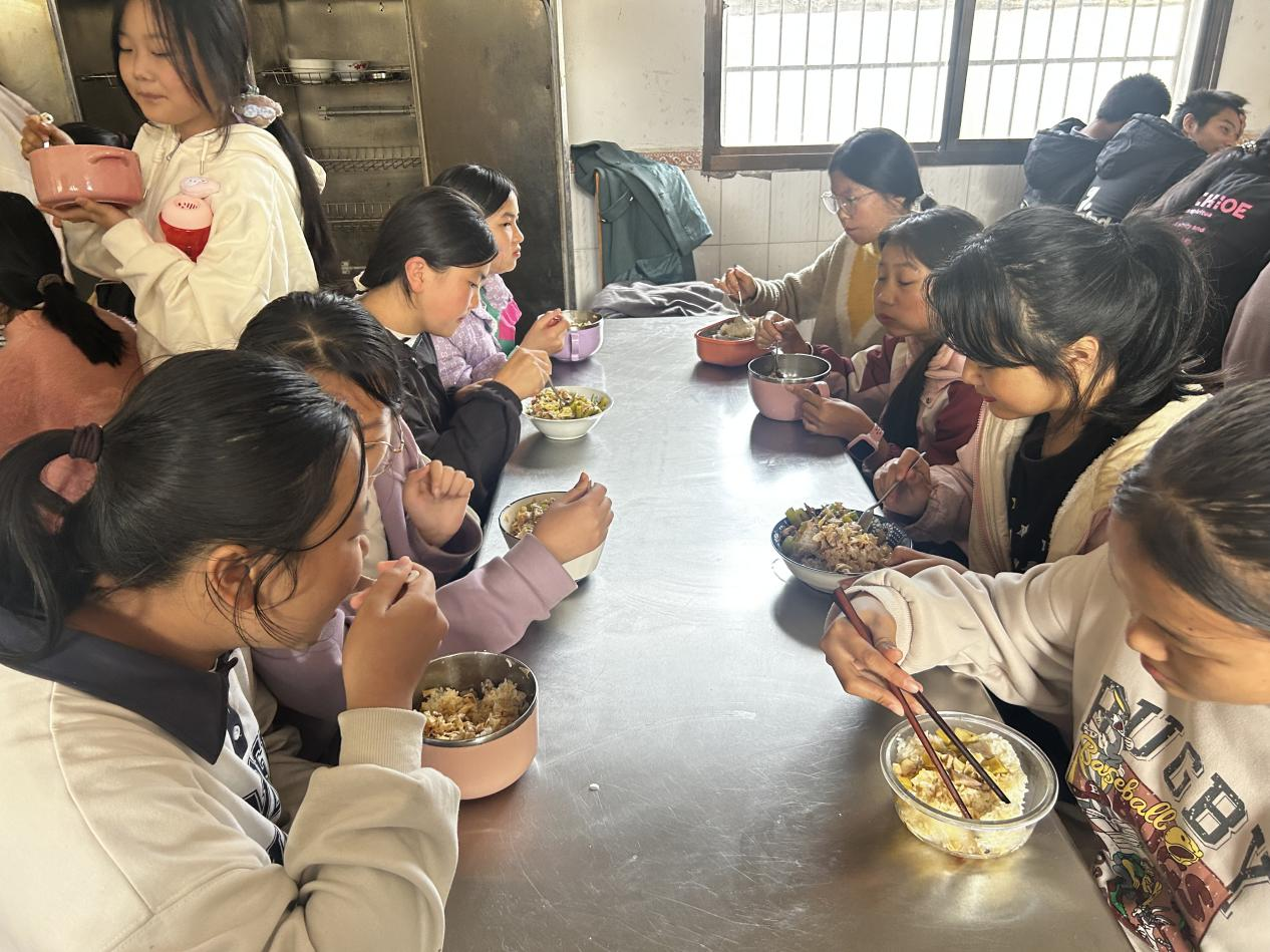 新宁县崀山镇崀山学校开展忆苦思甜教育