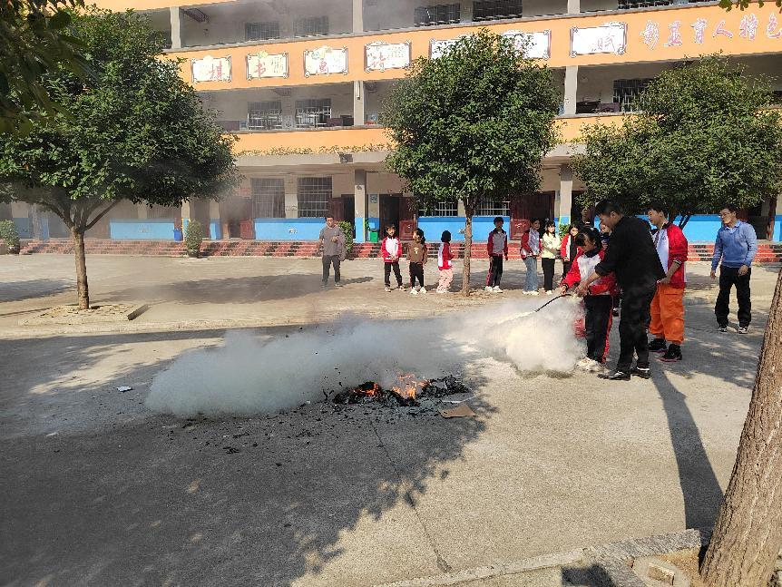 以“练”筑防 防患未“燃”