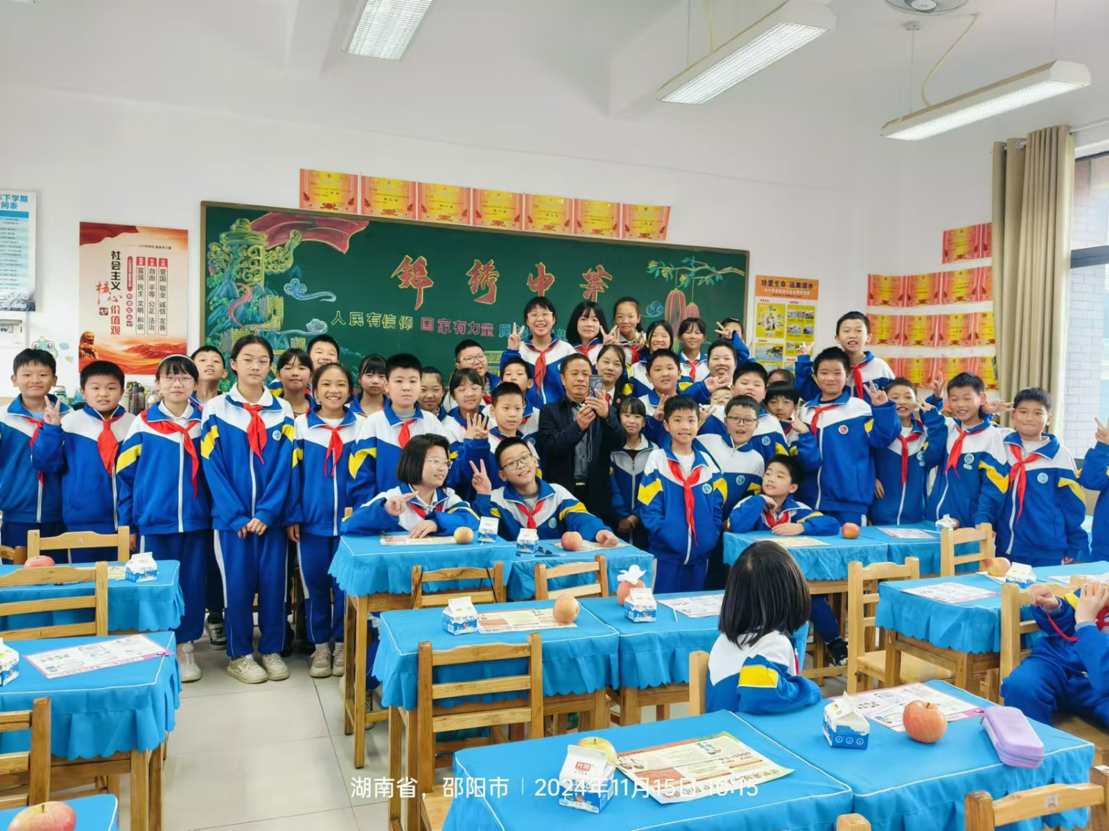 九三学社邵阳市法政支社：“送法进校园，安全护成长”活动在邵阳广益世才学校开展。