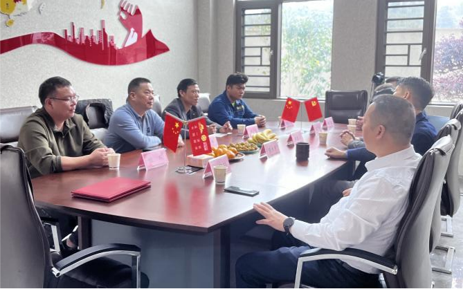 湖南安图丽新材料科技有限公司与湖南工程学院先进功能材料创新研究院校企合作签约仪式圆满完成！