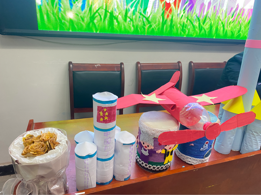 塘渡口镇第二完全小学成功举办“变废为宝 从我做起”科学调查体验成果展