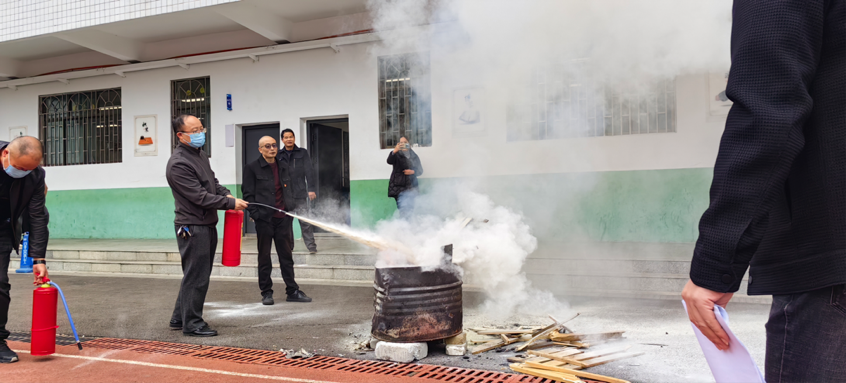 消防演练筑防线，平安幸福满校园