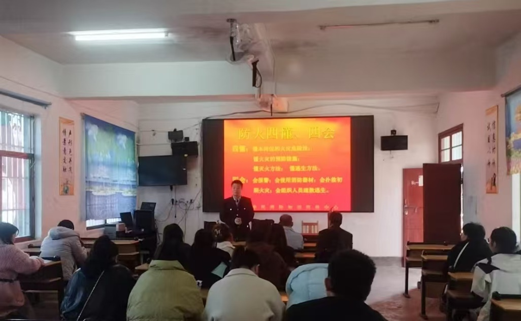 回龙寺镇军田中学消防宣传入校园暨消防演练