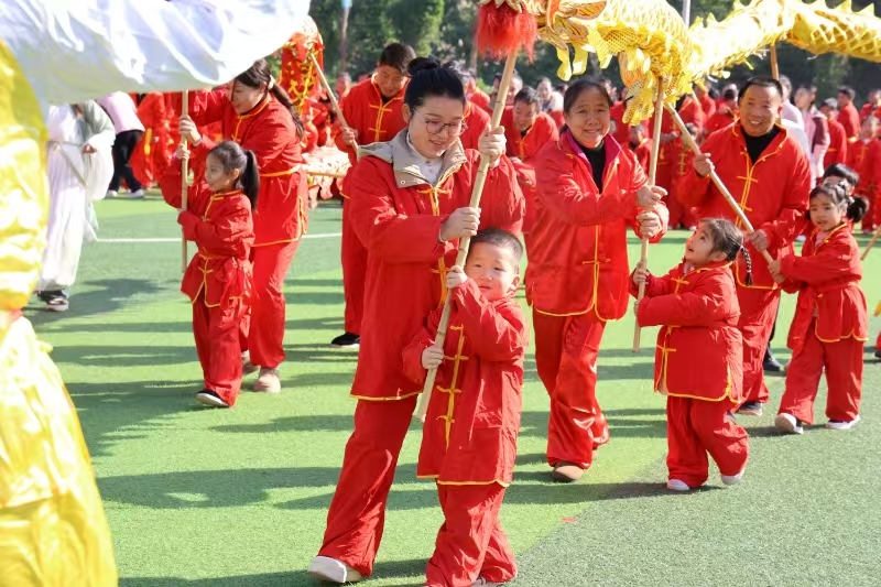 新宁县幼儿园举行“龙的传人之武林大会”大型武术主题亲子活动暨第十四届冬季亲子运动会
