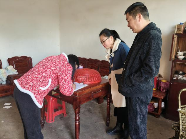 暖心家访，共筑安全防线