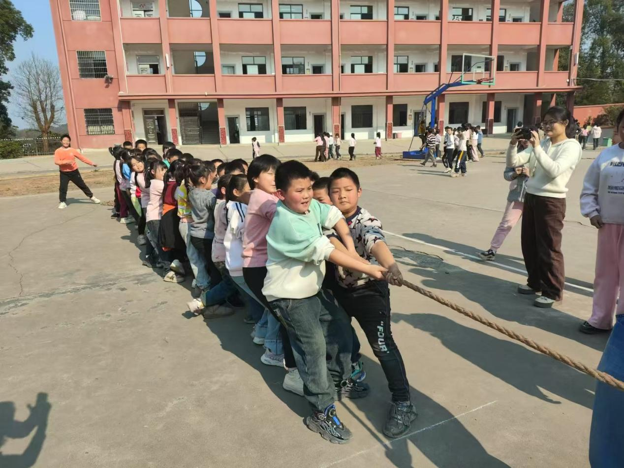 凝心聚力 “拔”出精彩