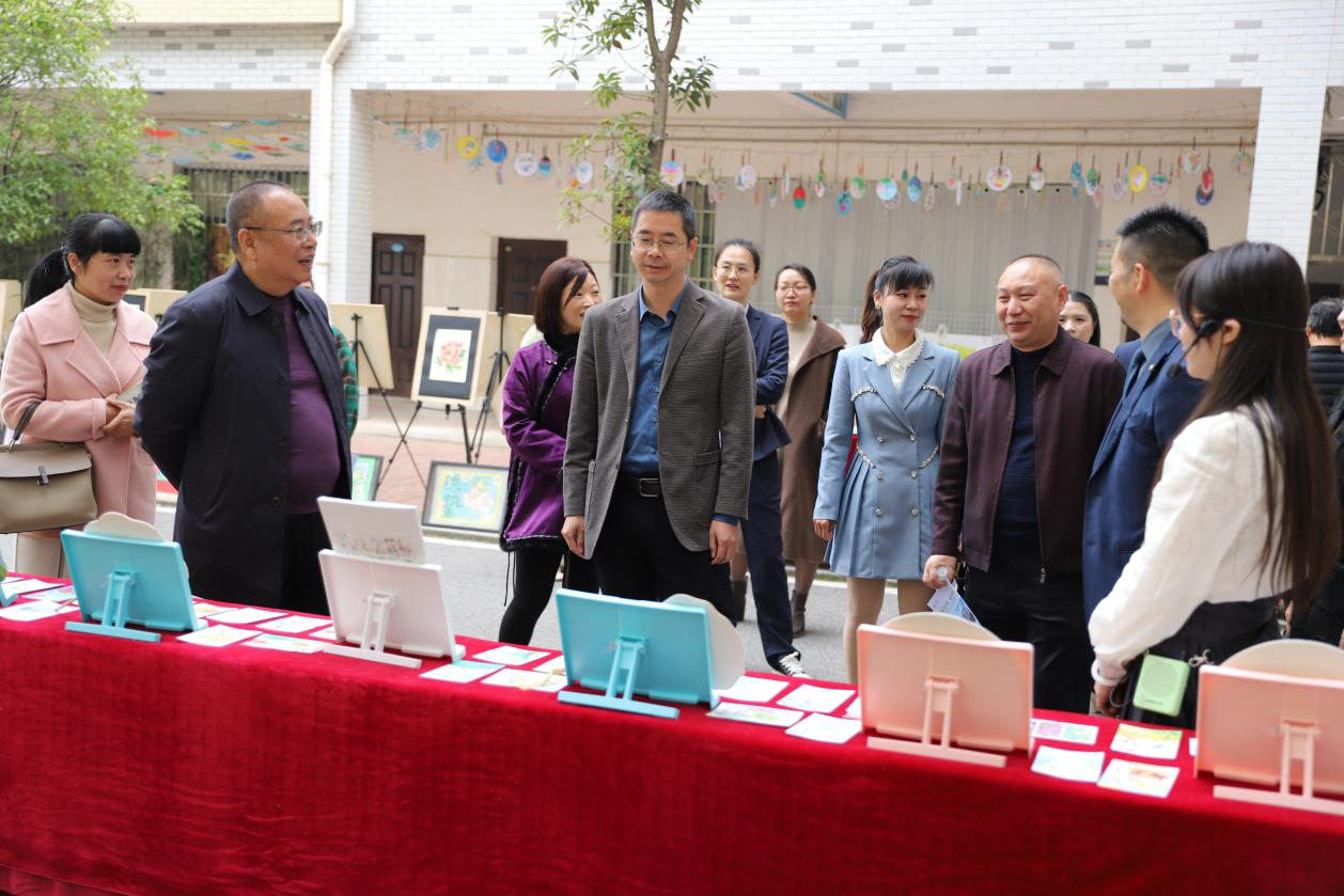 张克家名校长工作室赴杏园小学观摩“书香校园”成果展示