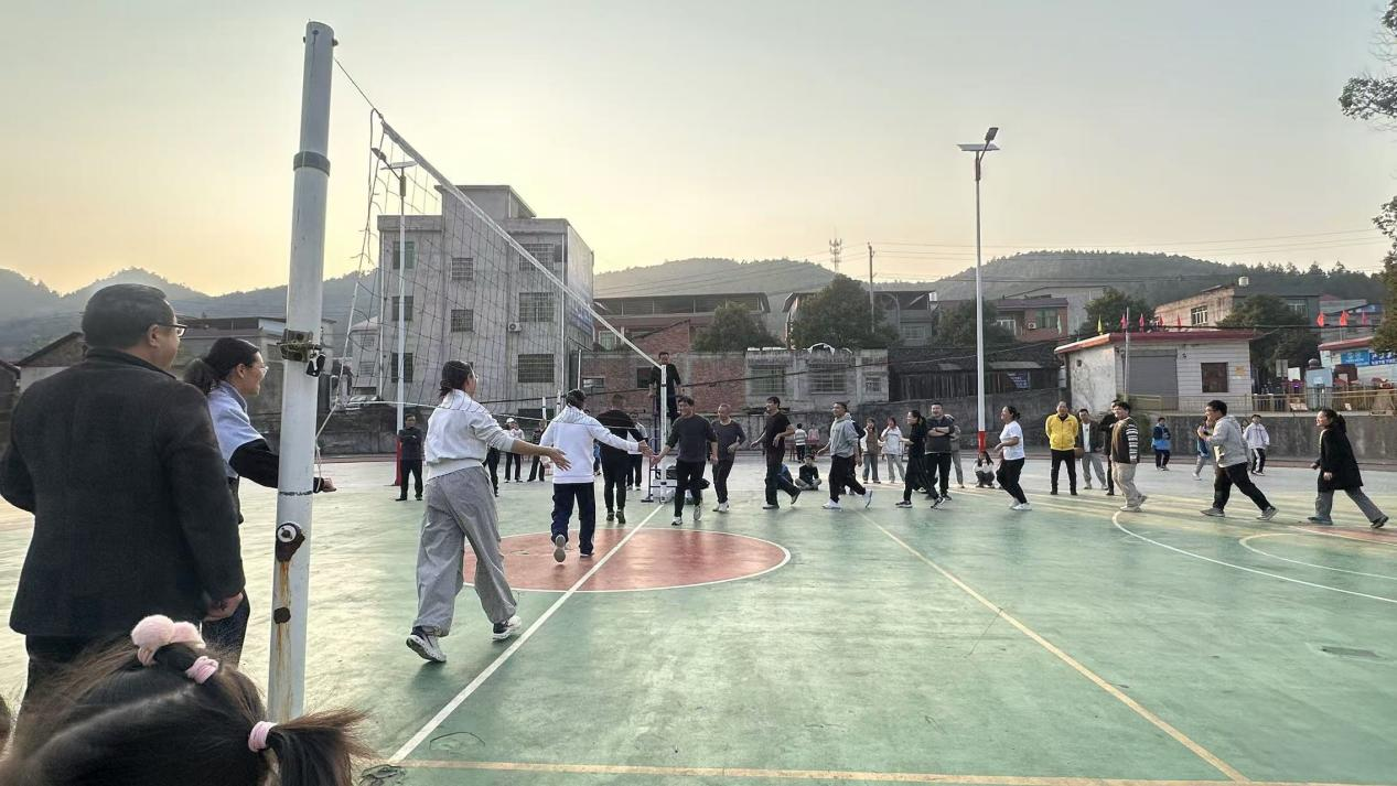 新宁县第五中学与一渡水中心校开展清廉校园共建交流会