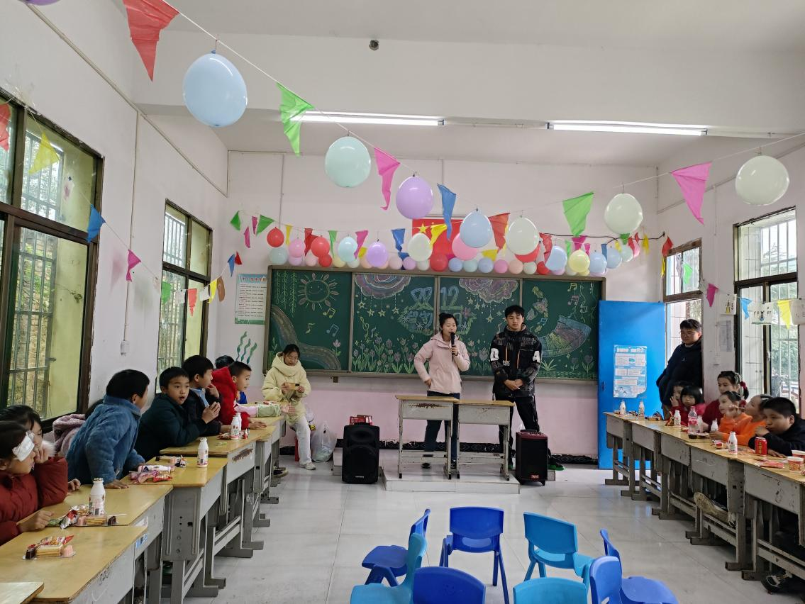 传承爱心 与爱同行