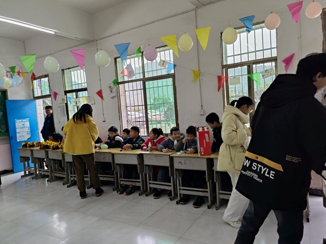 传承爱心 与爱同行