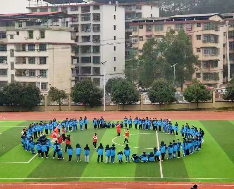 爱心相护  沐光而行：