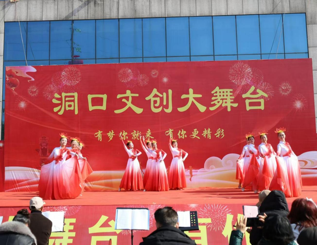 洞口县倾情搭建文艺科创经济大舞台