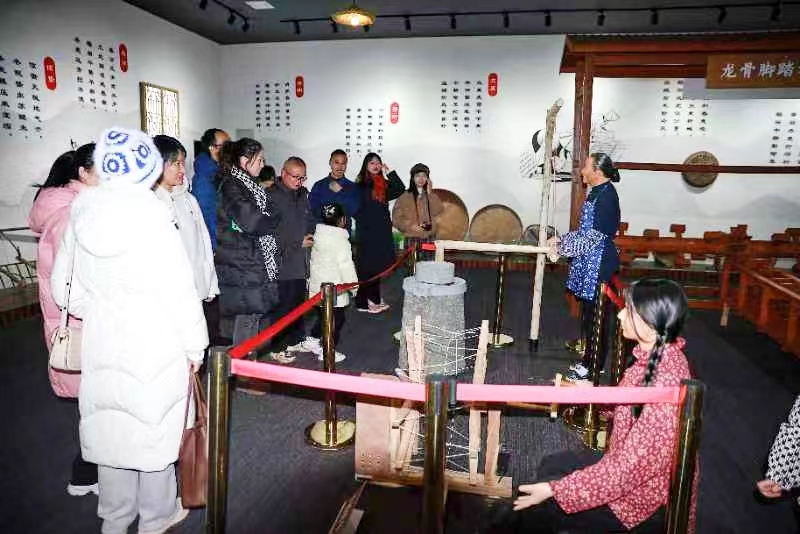 隆回二中到向家村“取经”