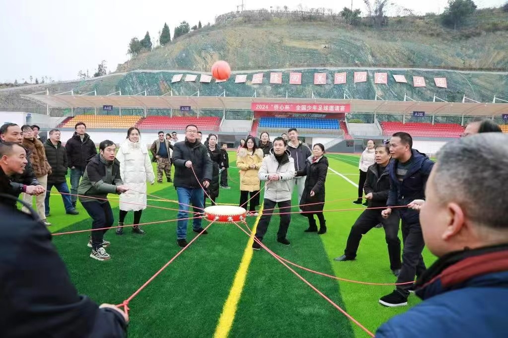 隆回二中到向家村“取经”