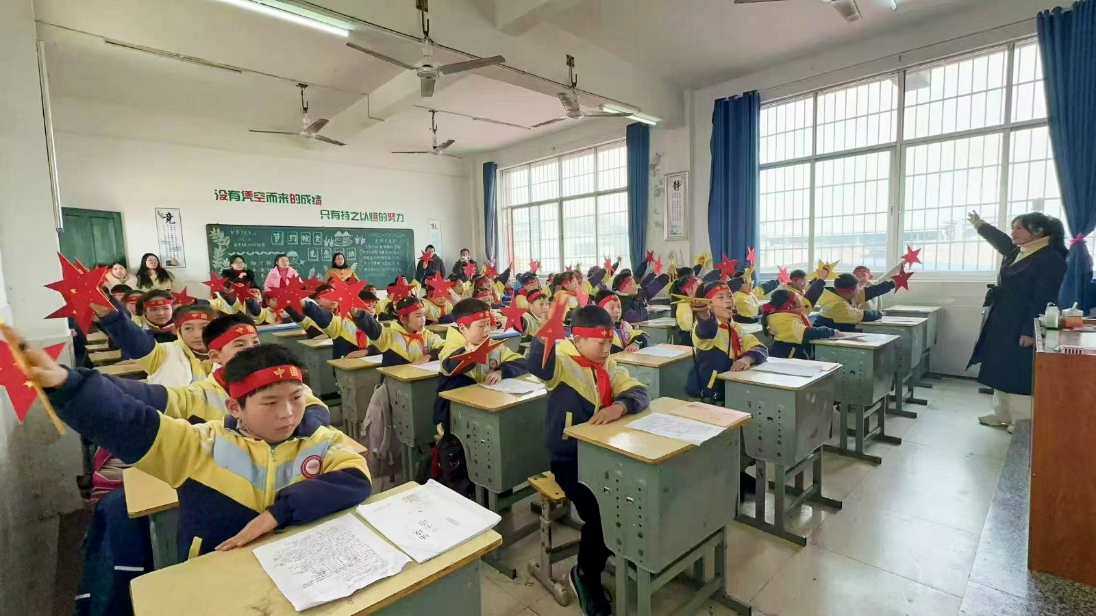 藕塘小学“悦享悦读•闪亮未来”经典诵读赛