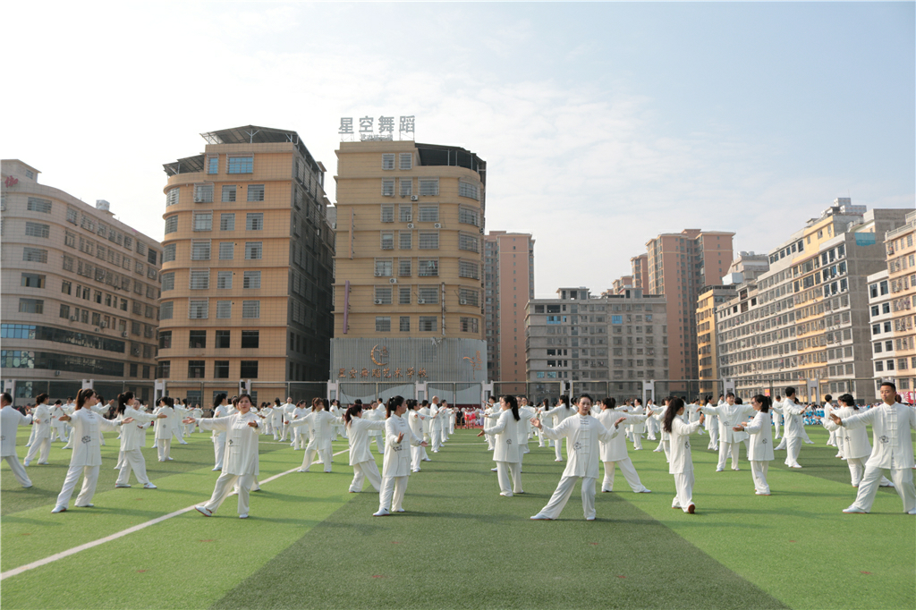 城区二小在宋家塘街道中心学校太极拳比赛中荣获一等奖