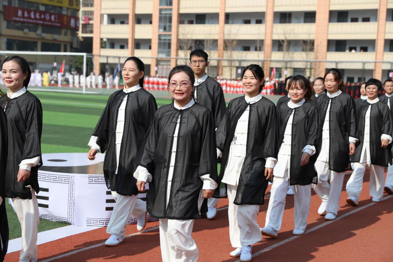 城区二小在宋家塘街道中心学校太极拳比赛中荣获一等奖
