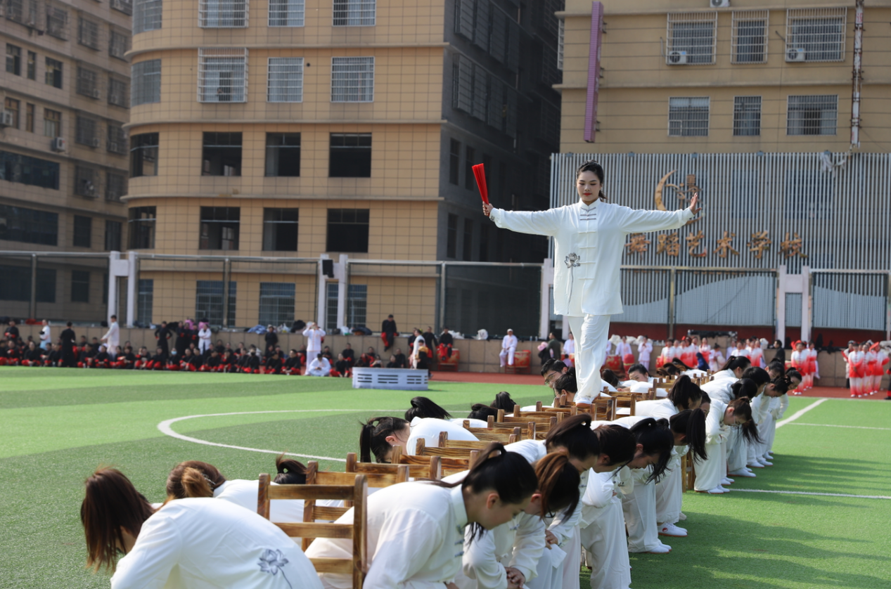 城区二小在宋家塘街道中心学校太极拳比赛中荣获一等奖