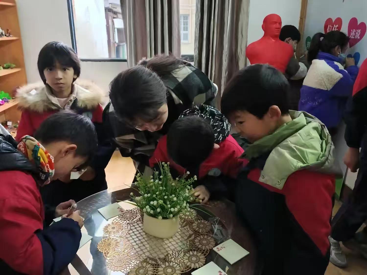 “冬阳照进心灵，爱与温暖同行”北塔小学开展团辅活动