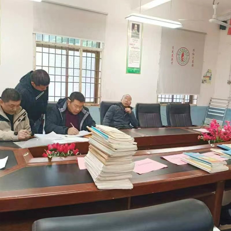塘田市镇中心学校开展教学常规检查 夯实教育教学根基