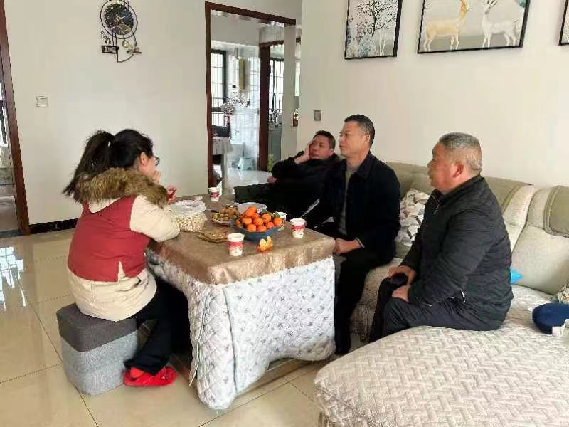 情暖校园：七里山园艺场中心学校“春风行动”传递爱心与关怀