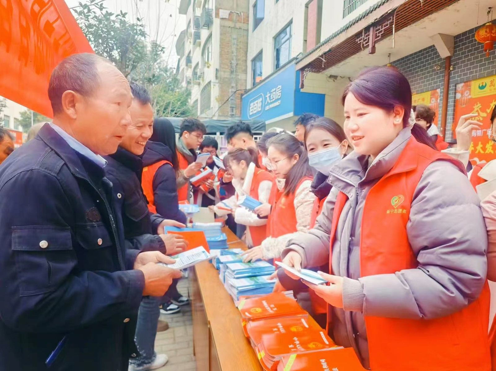 新宁县开展大学生寒假            “送法下乡”志愿服务