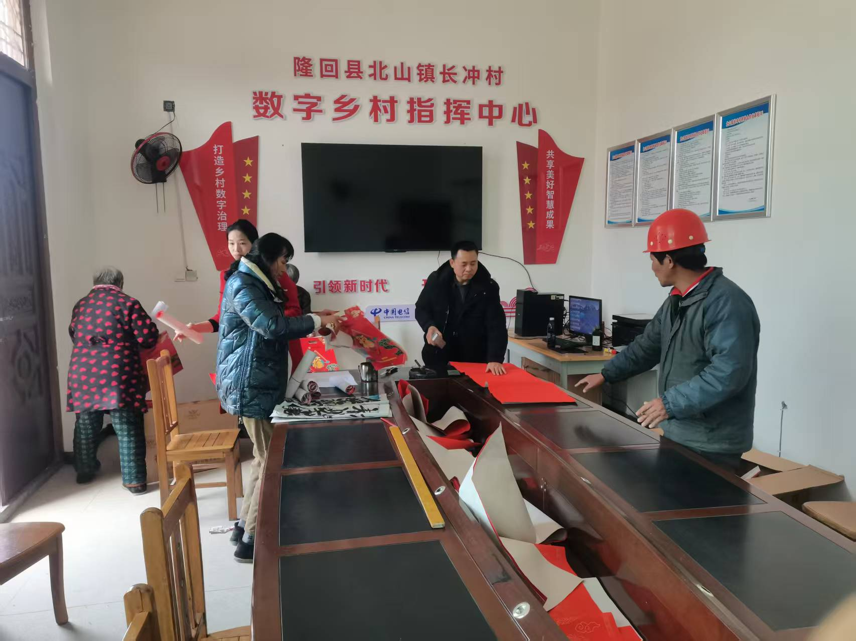 隆回二中：墨香暖寒冬，春联寄深情