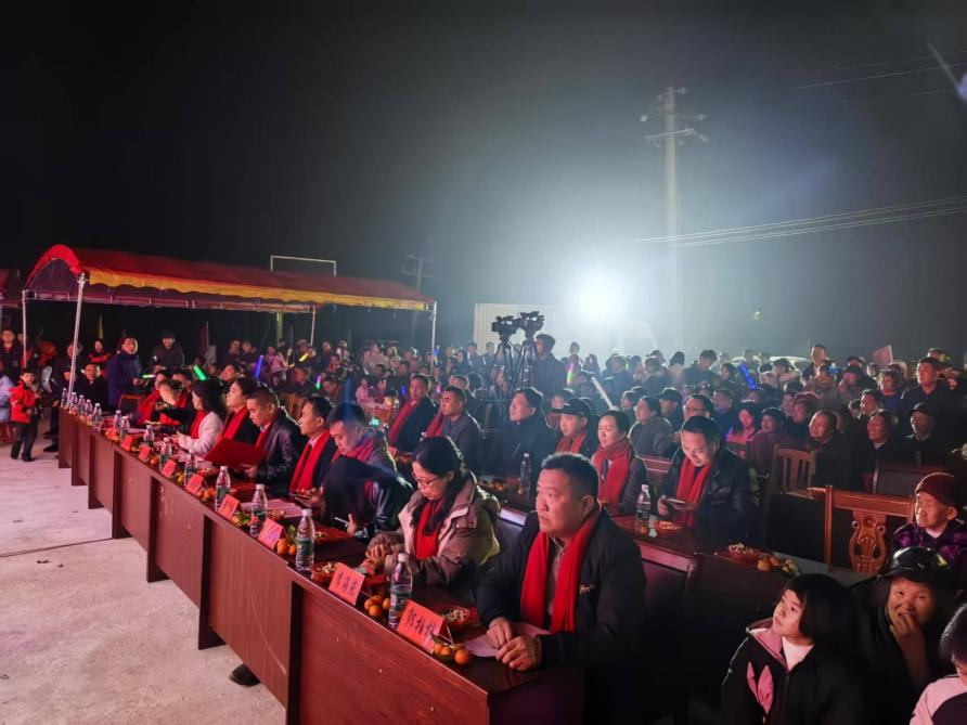 北山镇建塘村举办首届春节联欢晚会