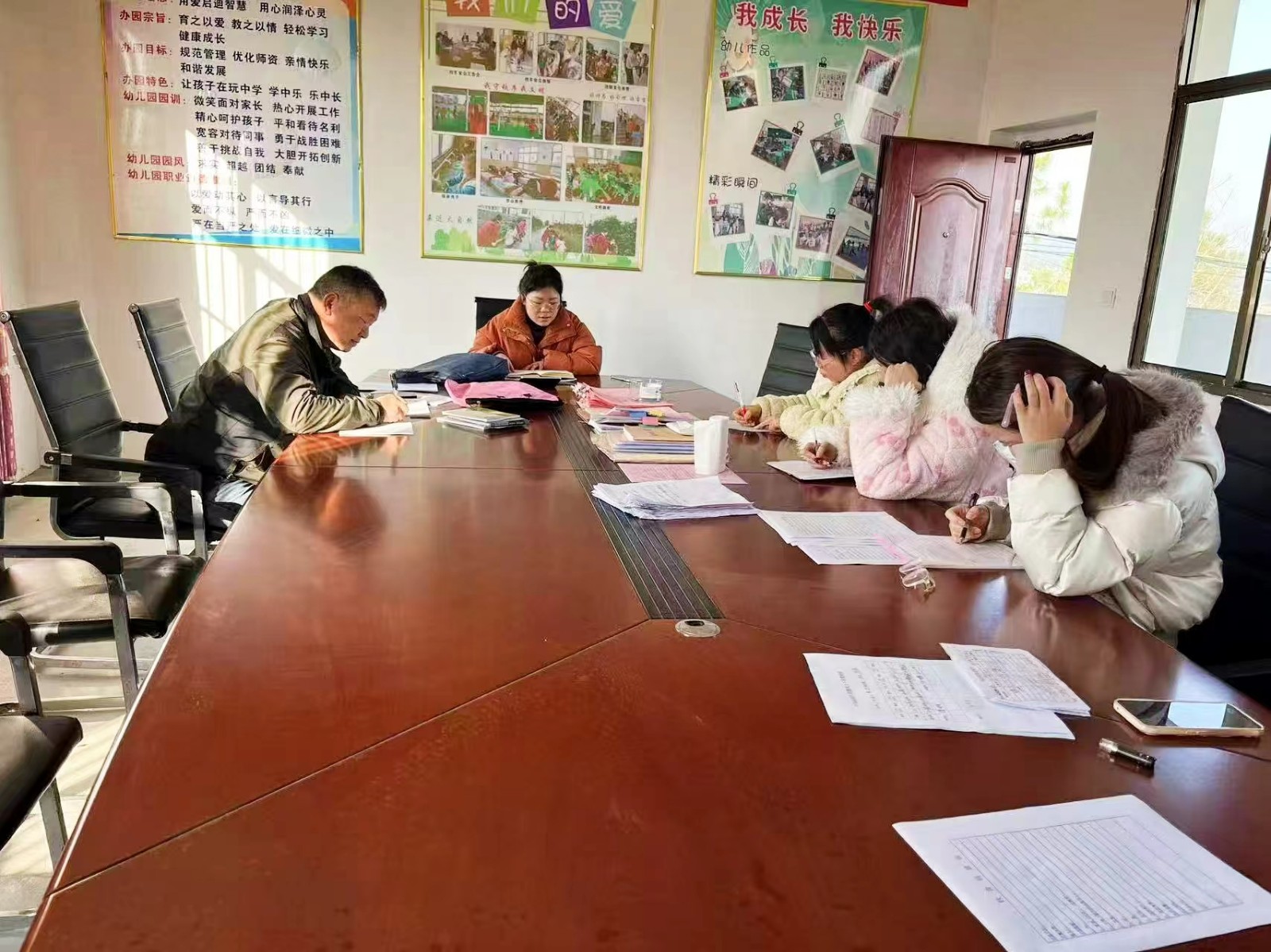 万塘乡白马田幼儿园开展师德师风专项培训会