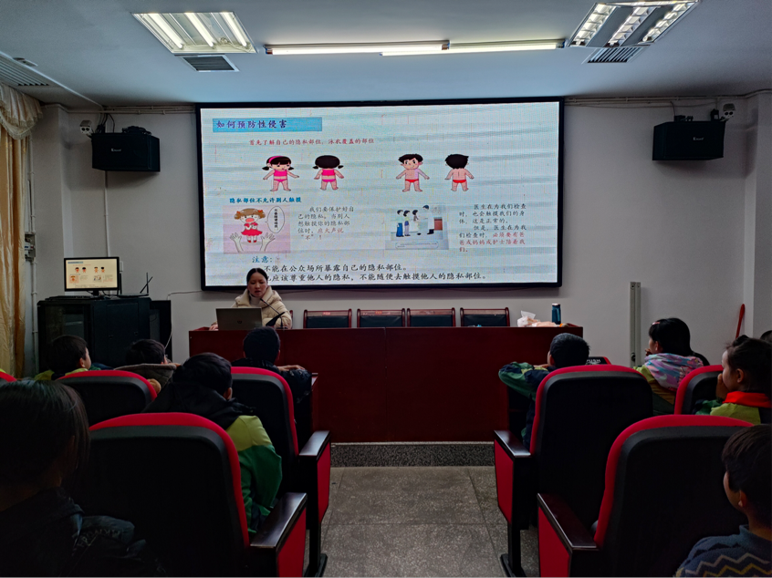 初心护蕾，守护花开