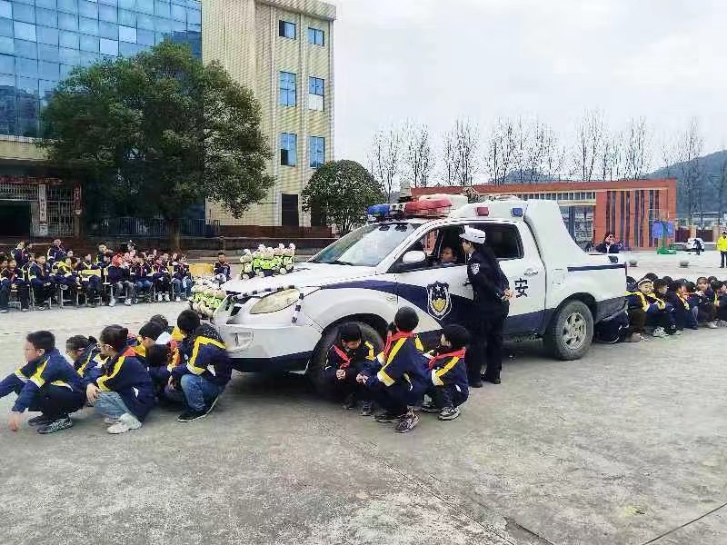 传承奉献精神 厚植安全意识