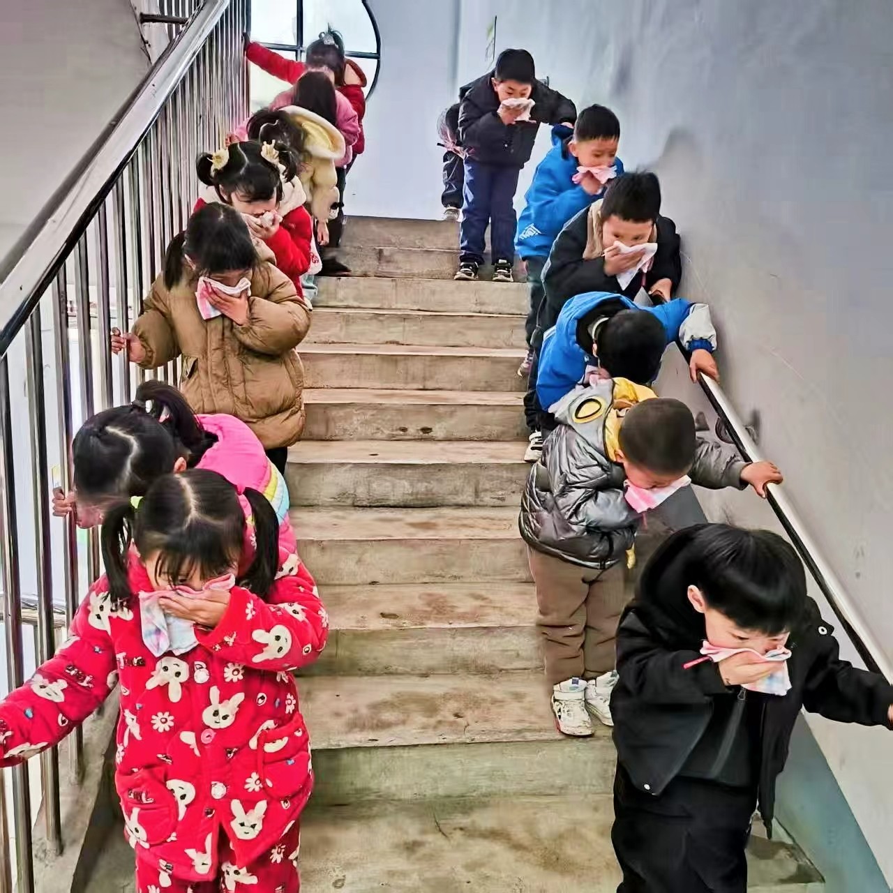 安全自救常学习，防范未然有保障