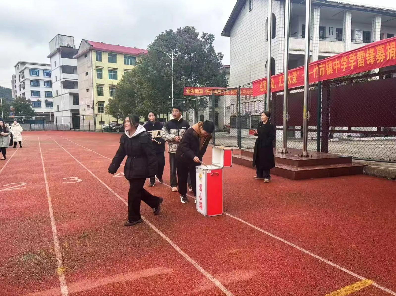 点滴行动，汇聚大爱