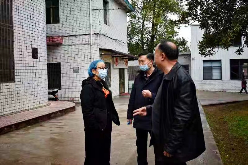 晏丽君督导隆回二中学校食品安全工作