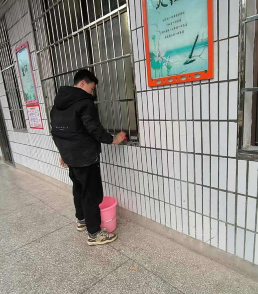 传承雷锋精神  彰显少年担当