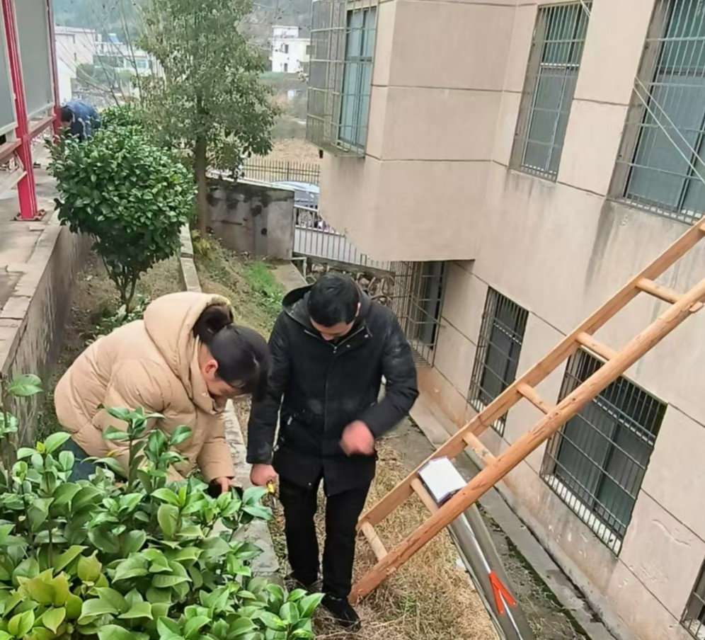 传承雷锋精神  彰显少年担当