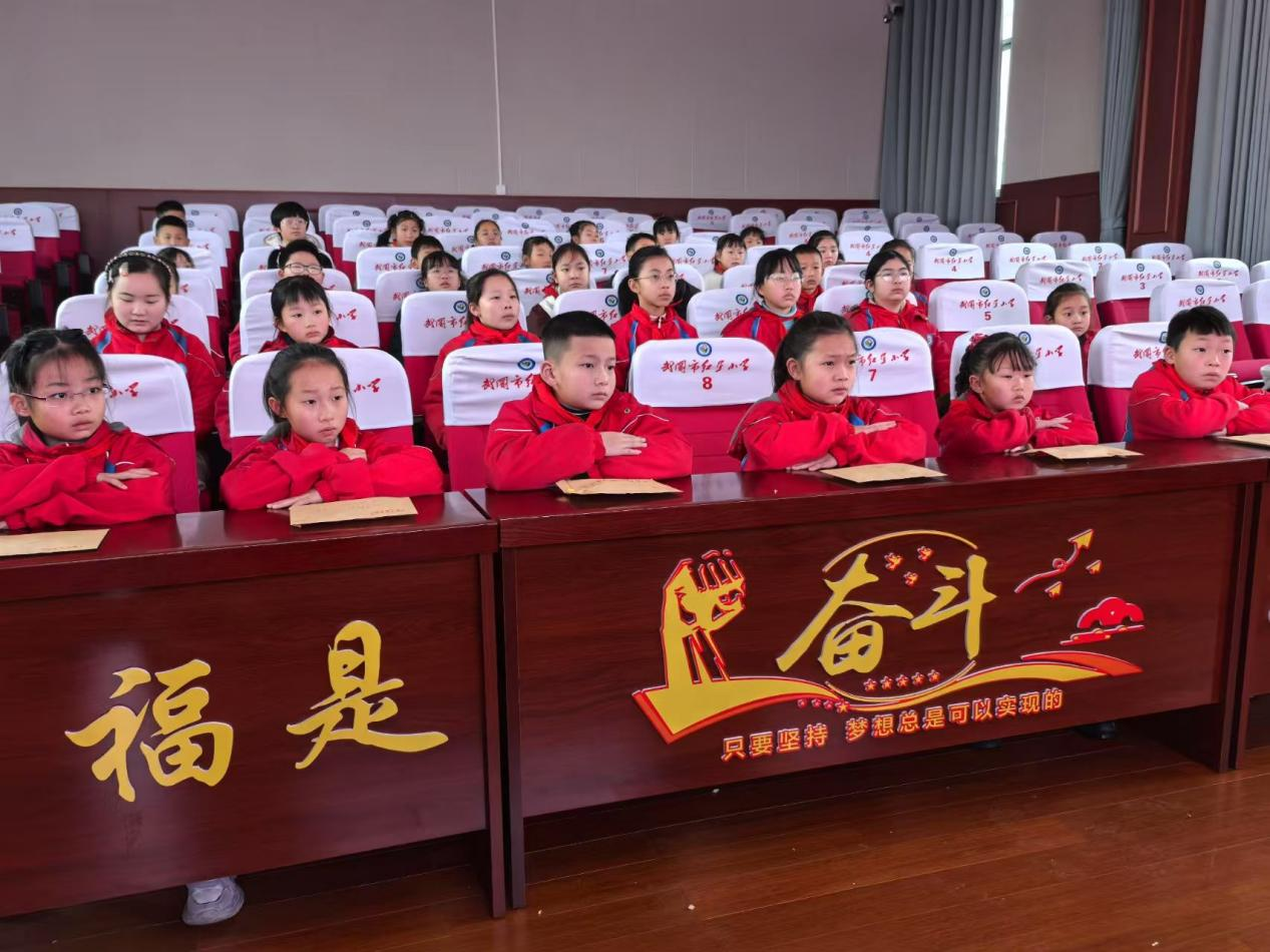 武冈市红星小学各班开展学雷锋暨“一元捐”爱心募捐活动