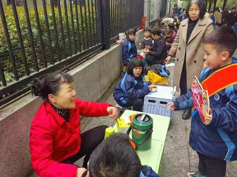 城区二小三月学雷锋系列活动