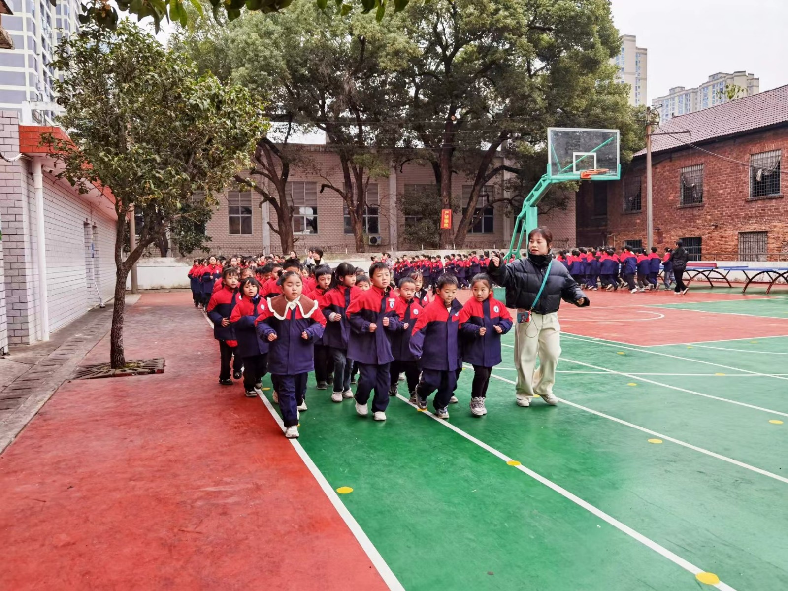 北塔小学：健康校园，活力奔跑——“校长喊你来跑步”活动启动