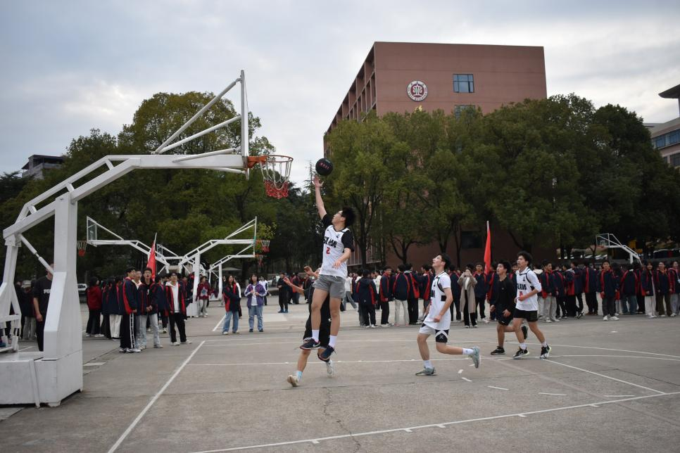 隆回二中举行“五好杯”学生篮球赛