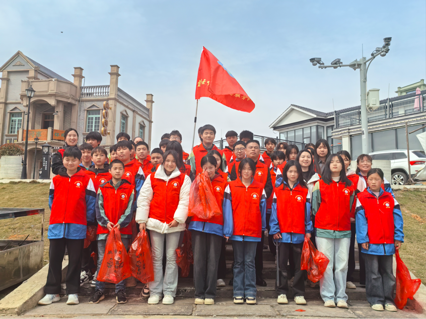 霞塘云中学积极开展