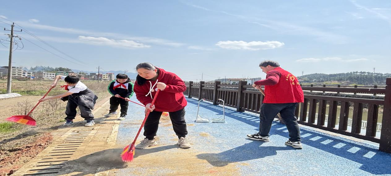 传承雷锋精神，绽放时代光芒