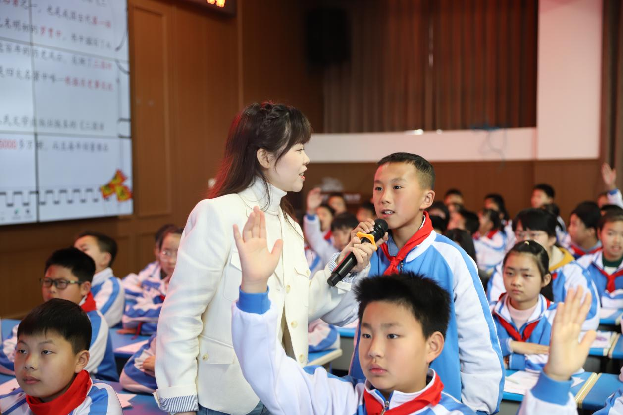 城区二小《三国演义》整本书阅读示范课展示活动圆满举行