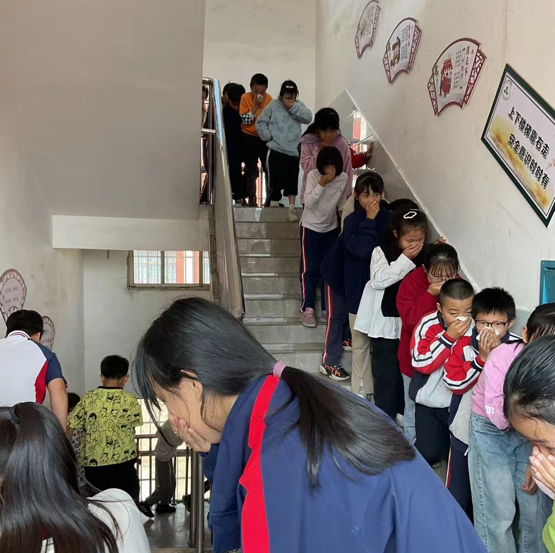 “紧急疏散大演练，守护绿色生命线”