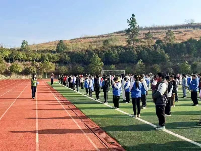 蔡桥中学首次开展团体心理辅导课