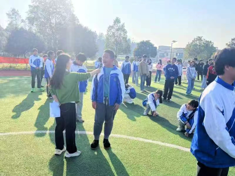 蔡桥中学首次开展团体心理辅导课