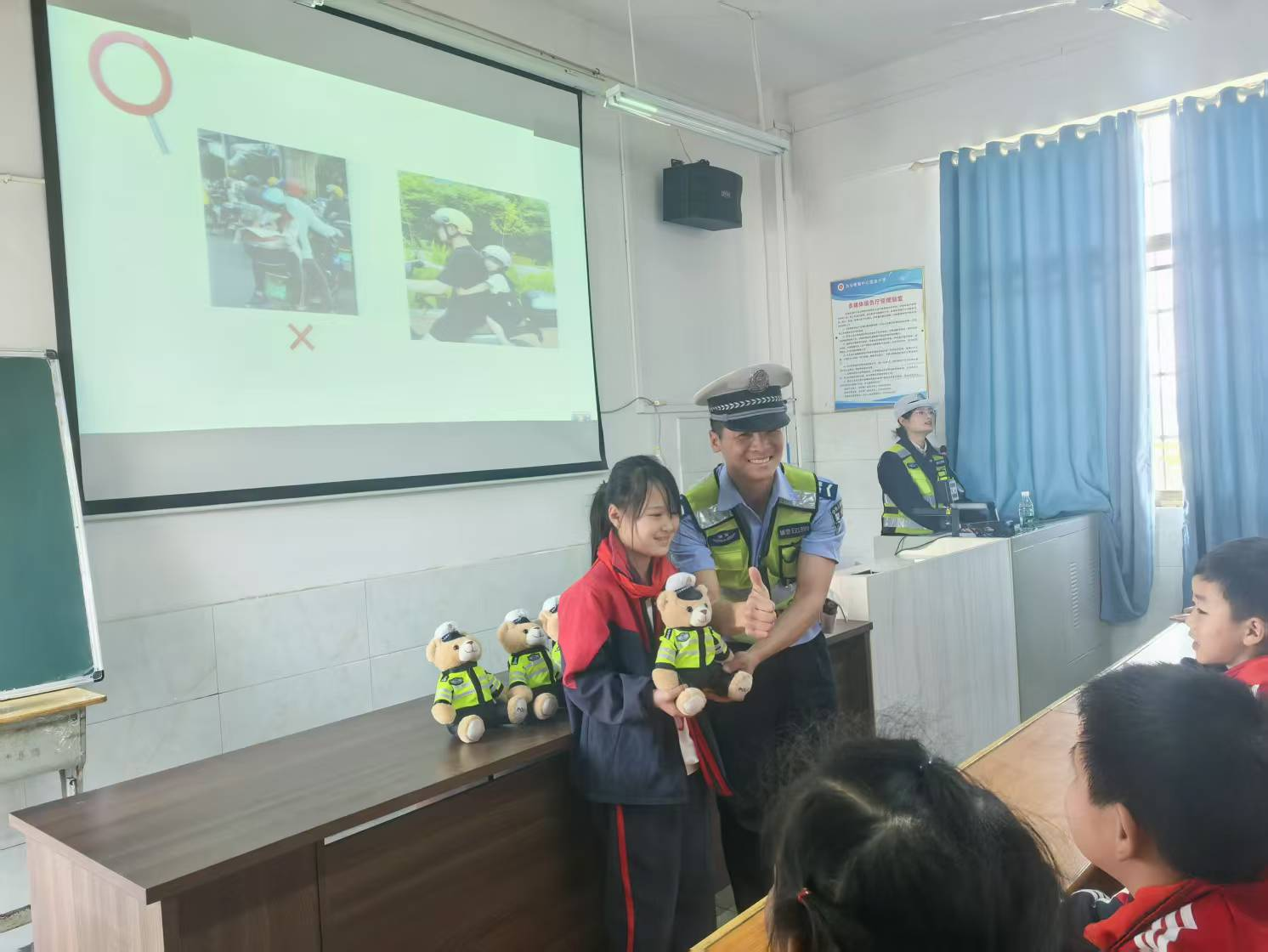 筑牢安全防线 护航成长之路