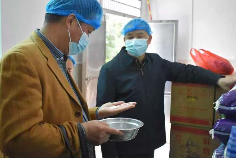 隆回二中织密校园食品“安全网”